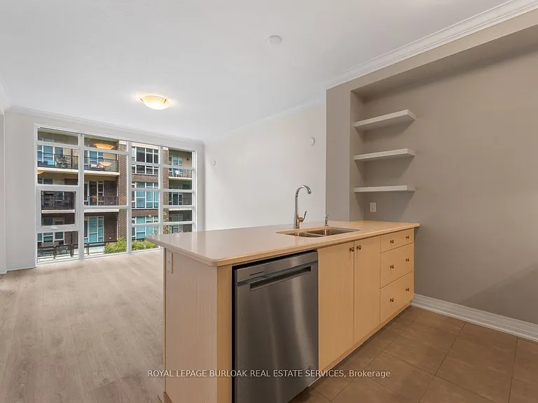10 Concord Pl #213 — Photo 12