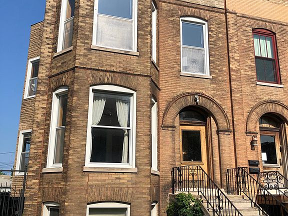 2nd image of 2523 N Artesian Ave #1