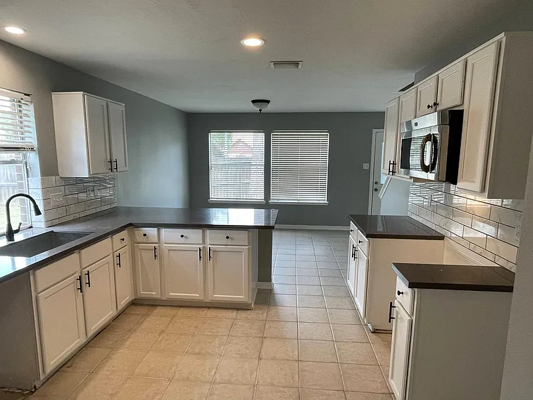 3626 Apple Hollow Ln — Photo 3