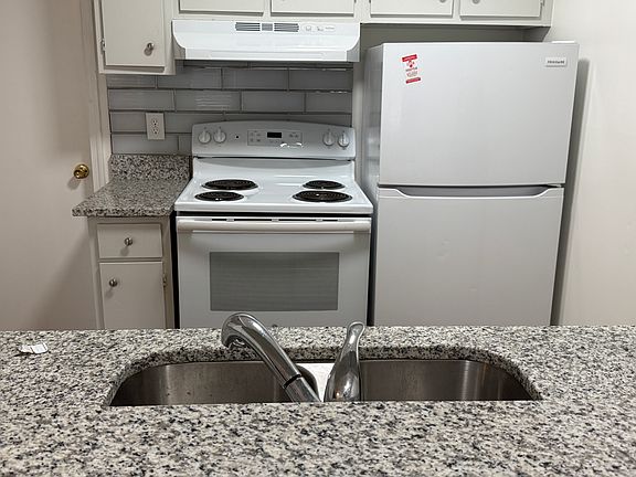 5th image of 807 W Trinity Ave APT 255