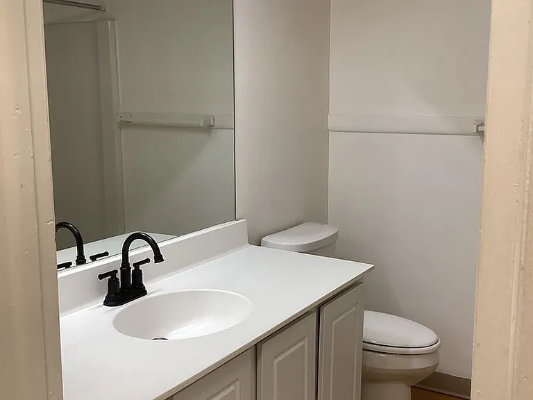 University Park Apartments near Cornell University — Photo 246