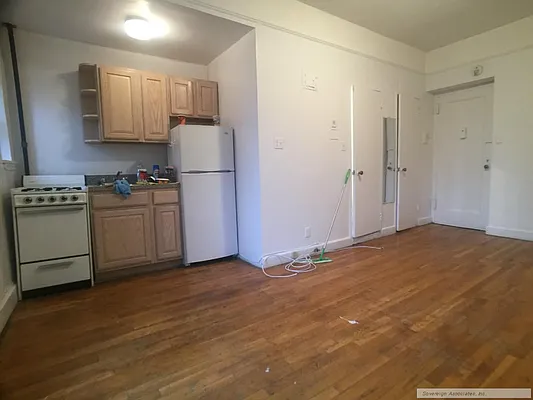 Rented by Sovereign Associates | media 7