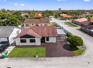 9837 SW 7th St, Miami, FL 33174