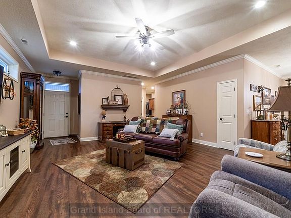 5th image of 434 S Woodland Dr