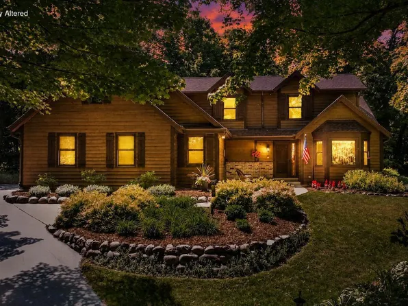 W136 Court Kathleen, Sullivan, WI 53178