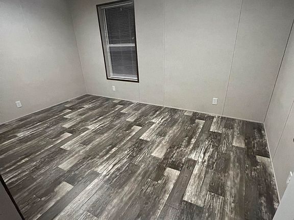 3rd image of 614 Polk St