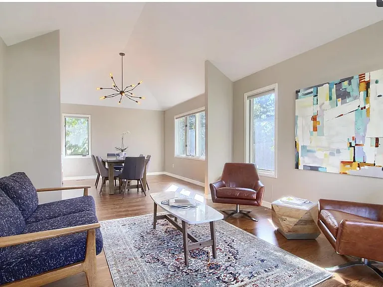 1130 Utica Cir — Photo 15