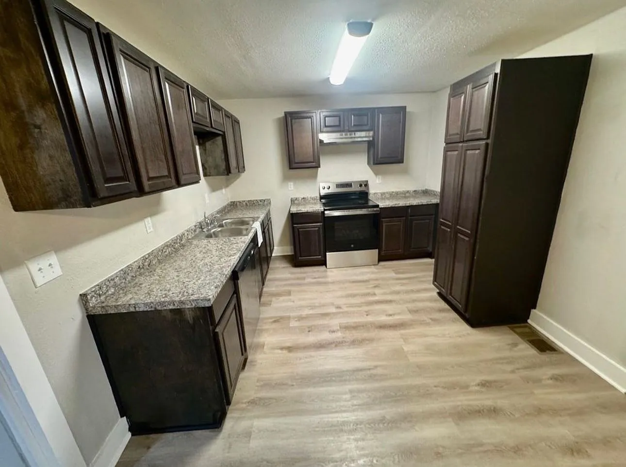 3 bed, $1,350 — Photo 3