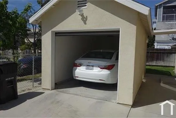 2 bed, 885 sqft, $2,995 — Photo 4