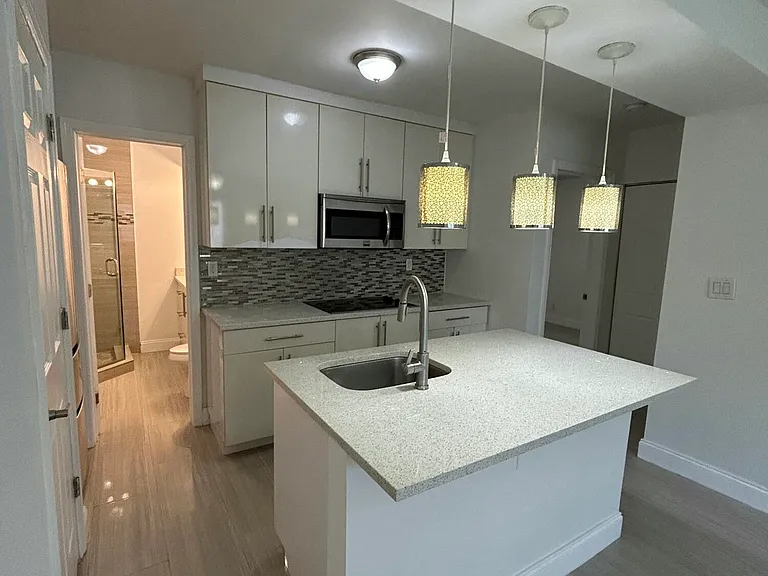 914 NE 15th Ave #1 — Photo 4