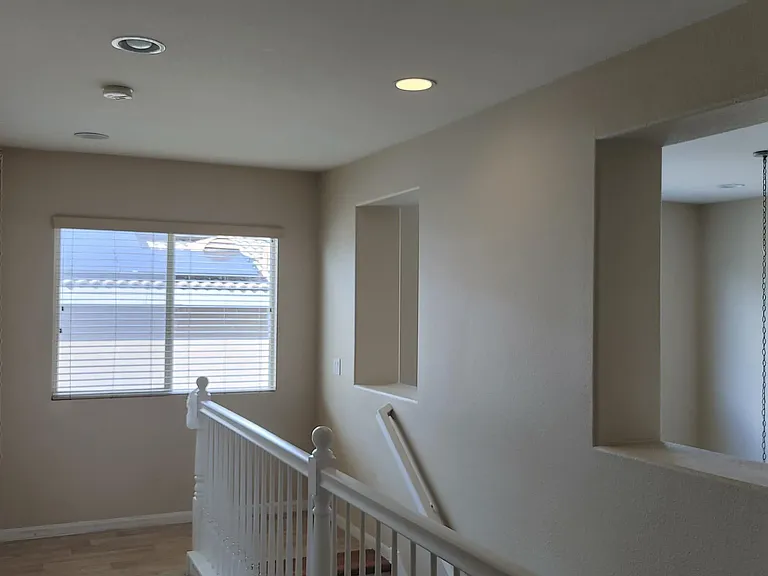 382 Edgewater Dr — Photo 32