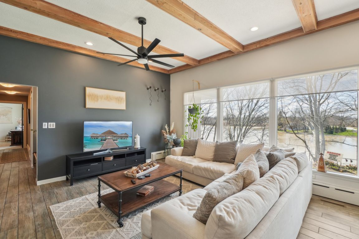 Lakeridge Dr-0904-005.jpg