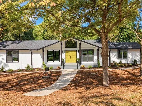 5303 Raintree Cir, Oakwood, GA 30566