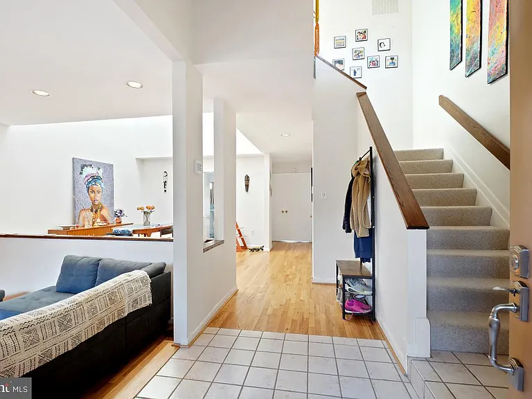 5351 Strathmore Ave — Photo 2