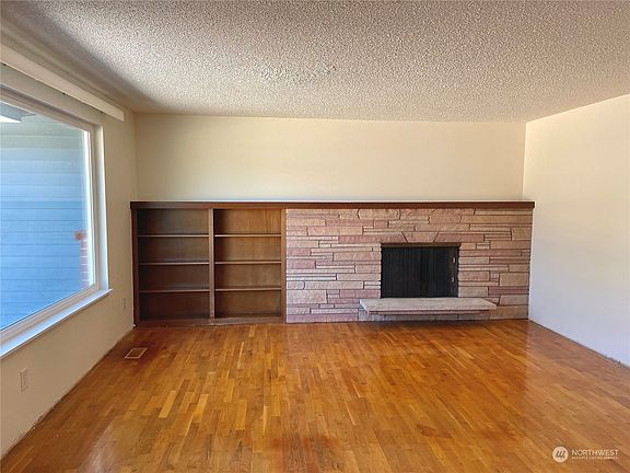 4th image of 14602 25th Avenue Ct E
