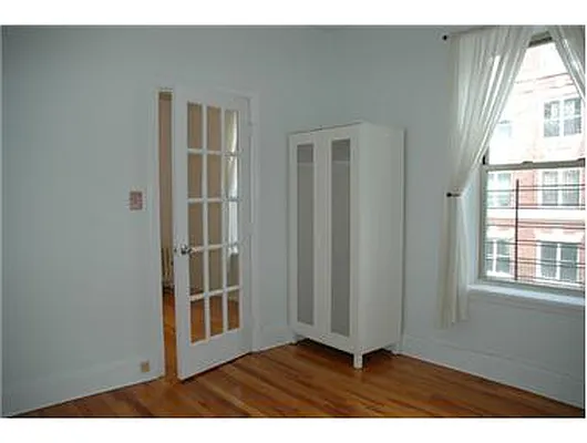 Rented by Douglas Elliman | media 22