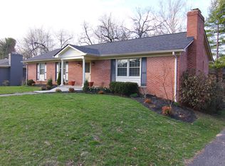 3237 Pepperhill Rd, Lexington, KY 40502