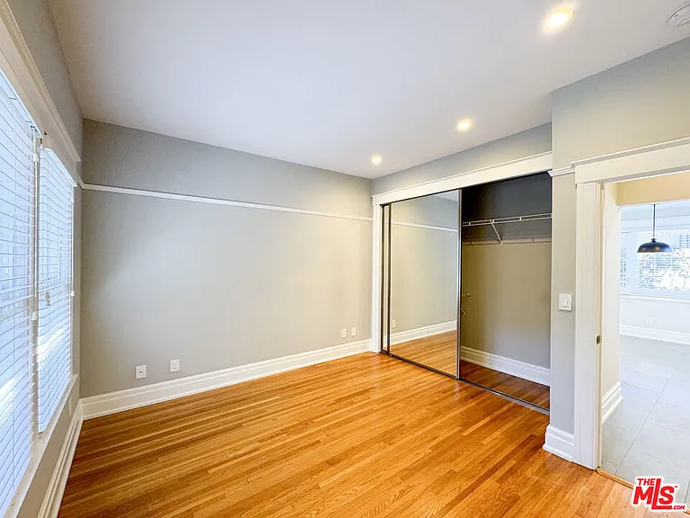 922 W Kensington Rd — Photo 24