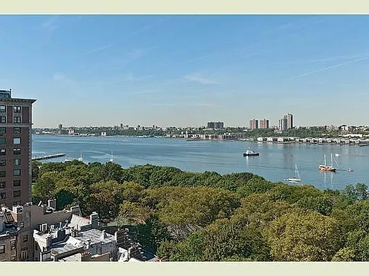 Sold by Stribling | media 18