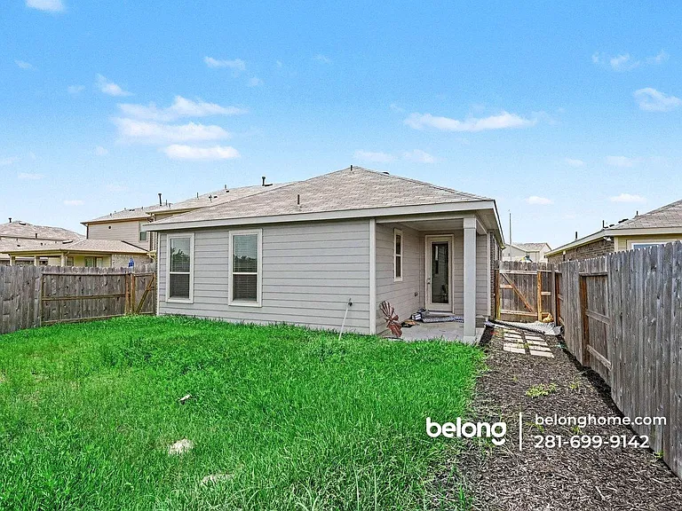 25403 Benroe St — Photo 12