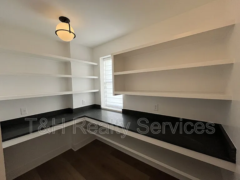 818 Union St — Photo 8