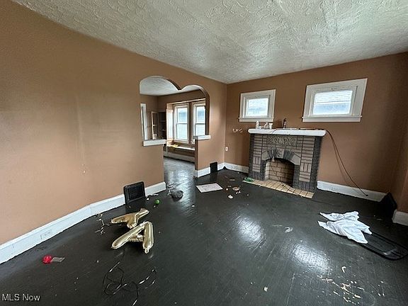 3rd image of 709 E 131st St