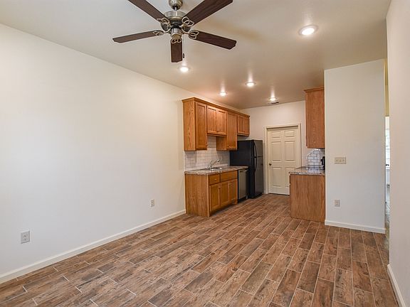 2nd image of 714 Clay St Unit A