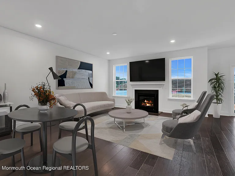 110 Woolley Ct — Photo 8
