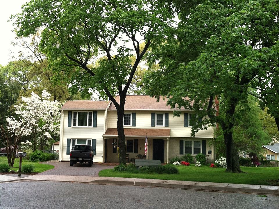 1st image of 3 Lynhaven Ct