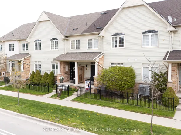 111 Civic Centre Dr, Whitby, ON L1R 0C8