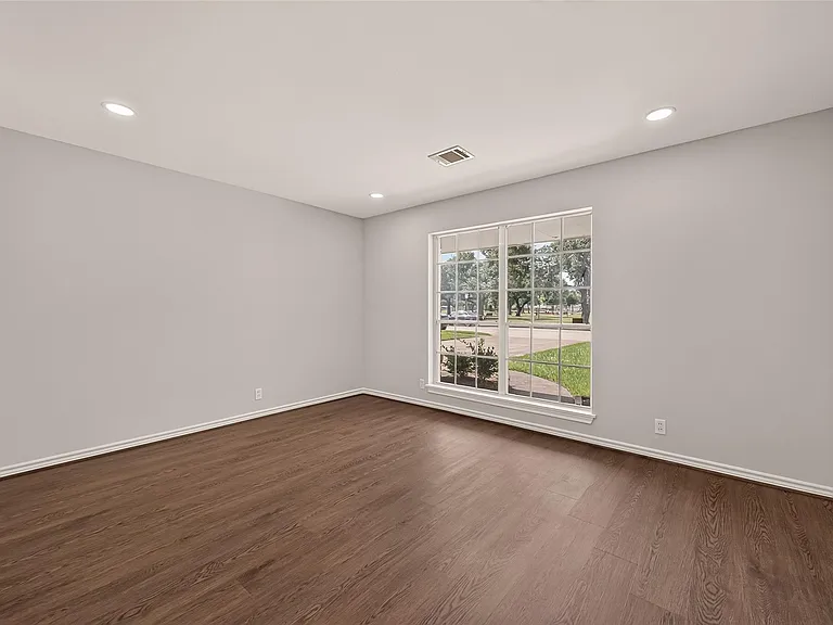 6727 Grovewood Ln — Photo 23