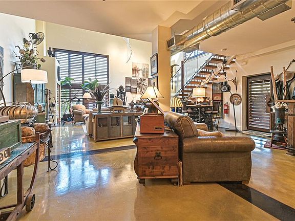 3rd image of 102 E Wisconsin Ave #500