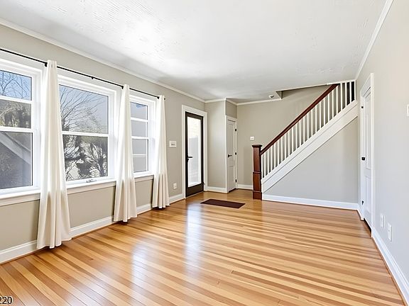 5th image of 64 Fernwood Rd