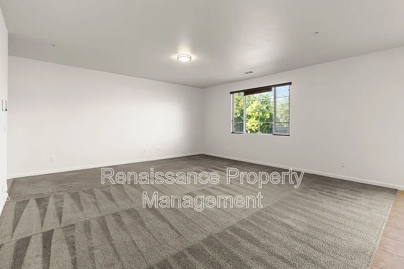 4 bed, 2.0 bath, 2004 sqft, $3,500 — Photo 2