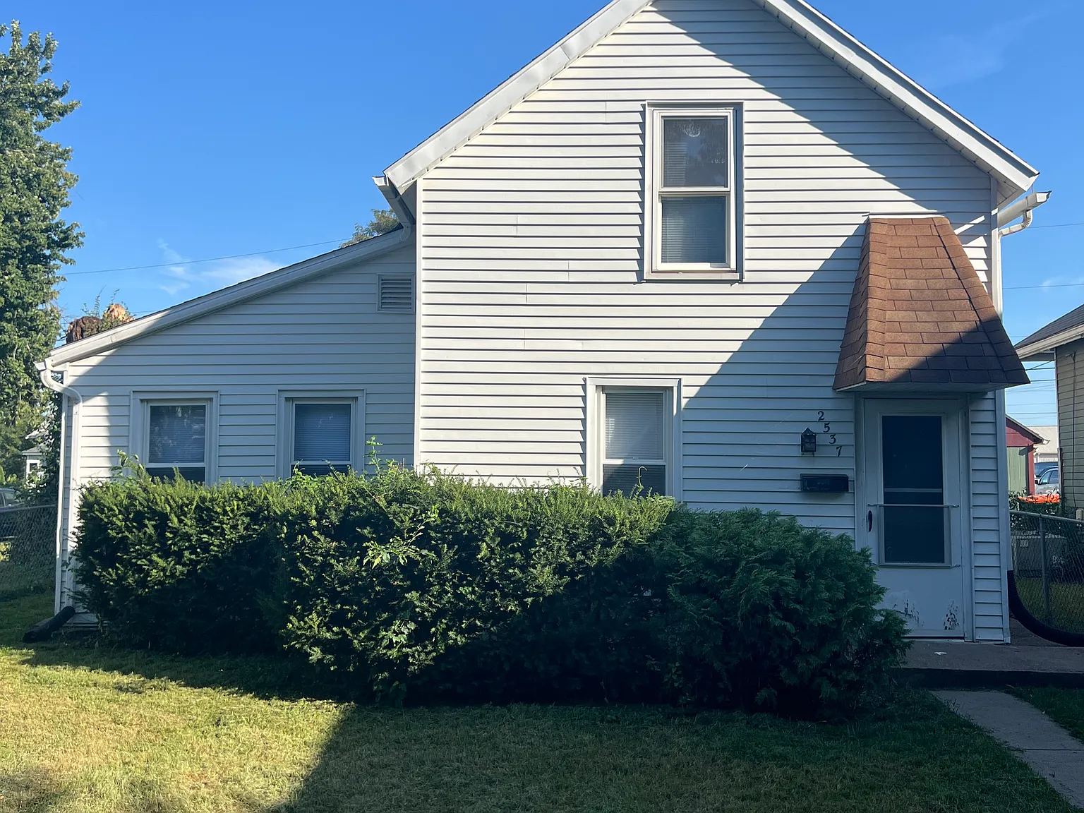 2 bed, 1013 sqft, $1,200 — Photo 1
