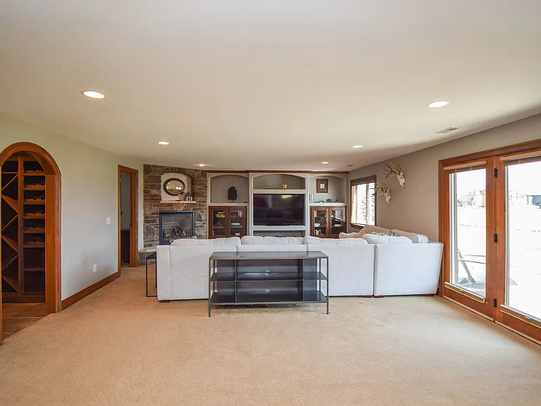 2204 S Silverthorne Ave — Photo 6