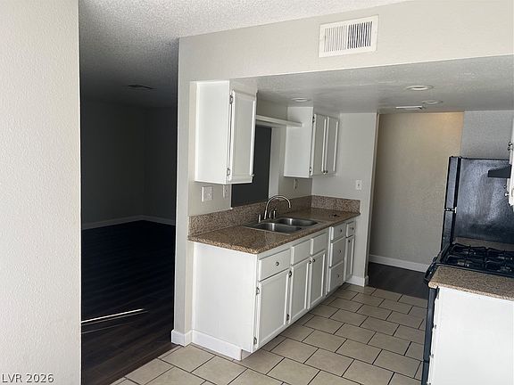 5th image of 2853 Wheelwright Dr APT A