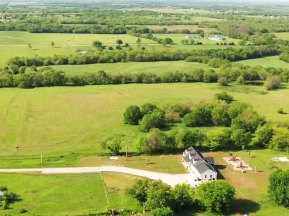 34946 Spring Valley Rd, Paola, KS 66071