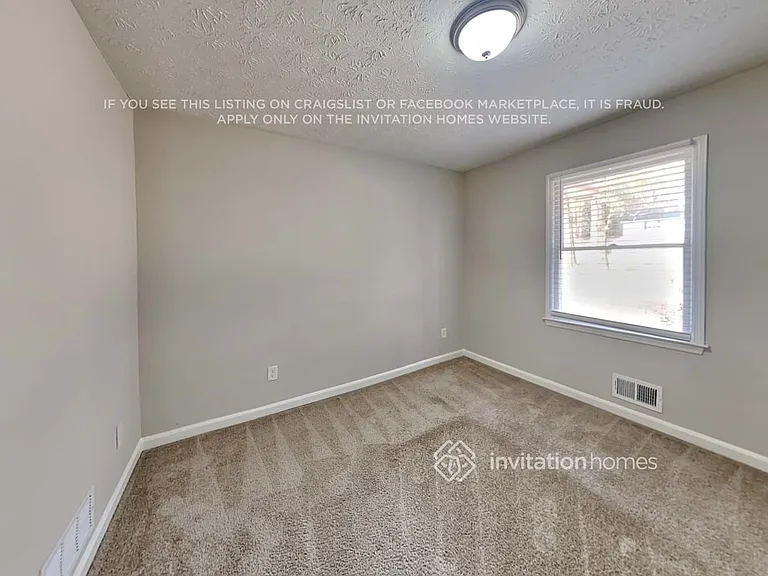 300 E Country Woods Dr — Photo 14