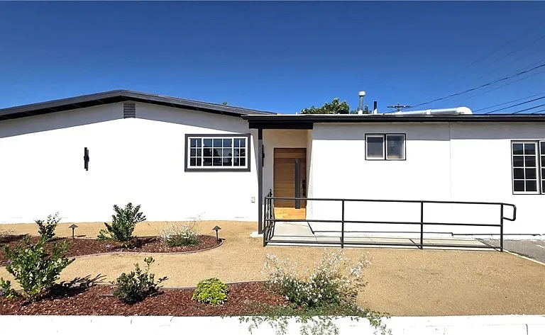 13821 Burton St — Photo 5