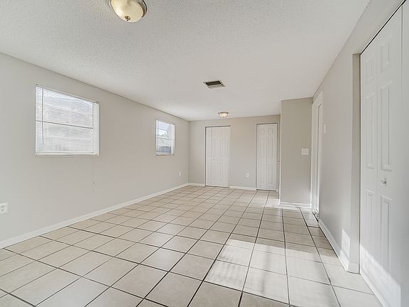 3rd image of 905 Hawaii Dr