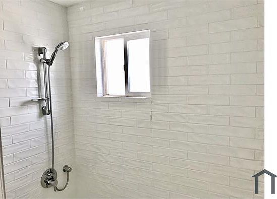 5th image of 262 Hahn St #C