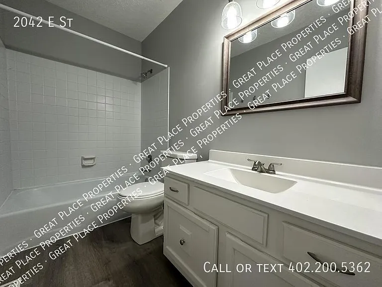 2042 E St — Photo 11