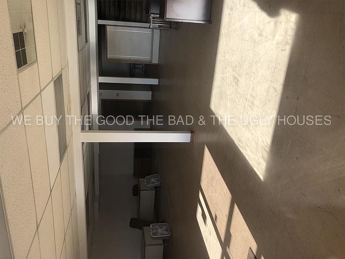 2nd image of 512 W Edison Rd