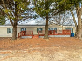 22901 245th St, Eldridge, IA 52748