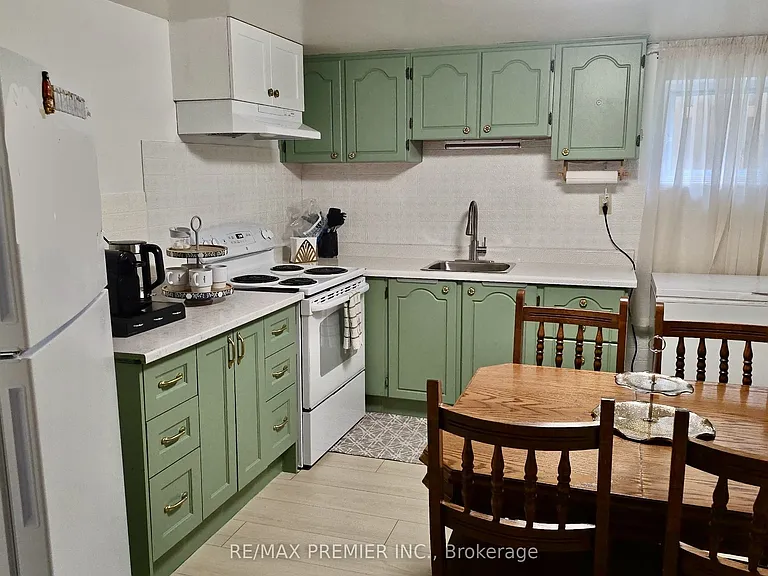 86 Harris Cres #BASEMENT — Photo 7