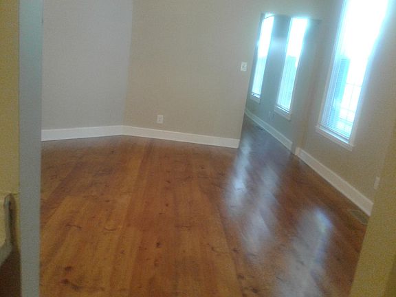 2nd image of 2656 Bank St
