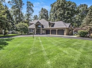 26190 Woodsong Ct, South Bend, IN 46628