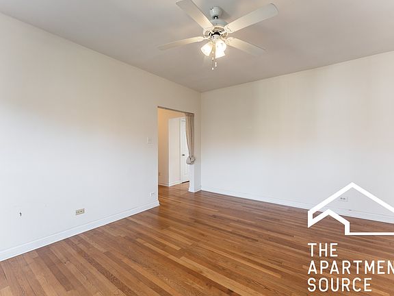 3rd image of 1831 W Foster Ave #3