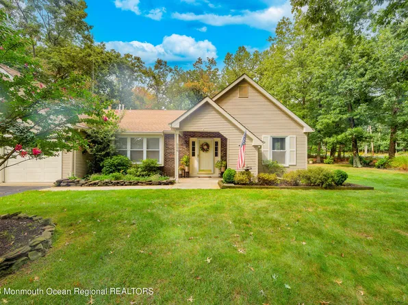 556 Petunia Lane N, Whiting, NJ 08759